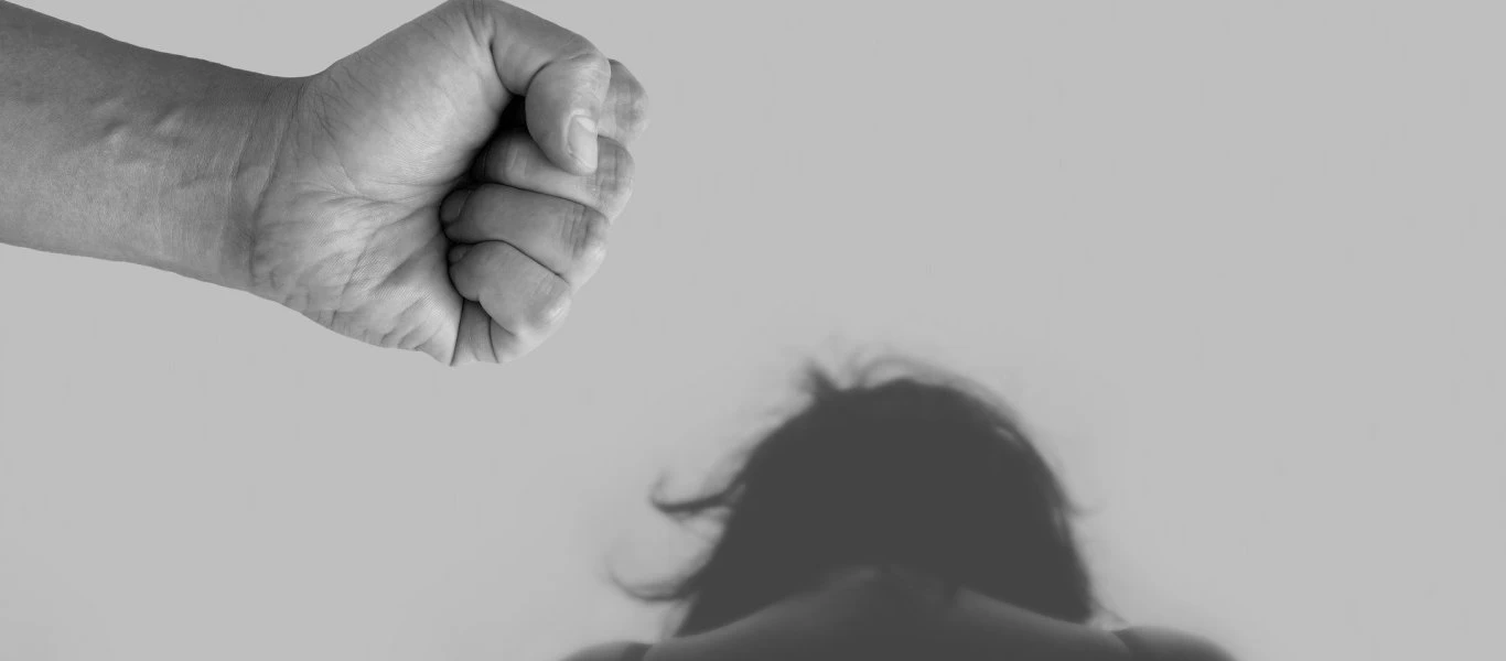 Στοιχεία – σοκ : Αύξηση της ενδοοικογενειακής βίας και της εφηβικής παραβατικότητας εμφανίζεται εν μέσω lockdown